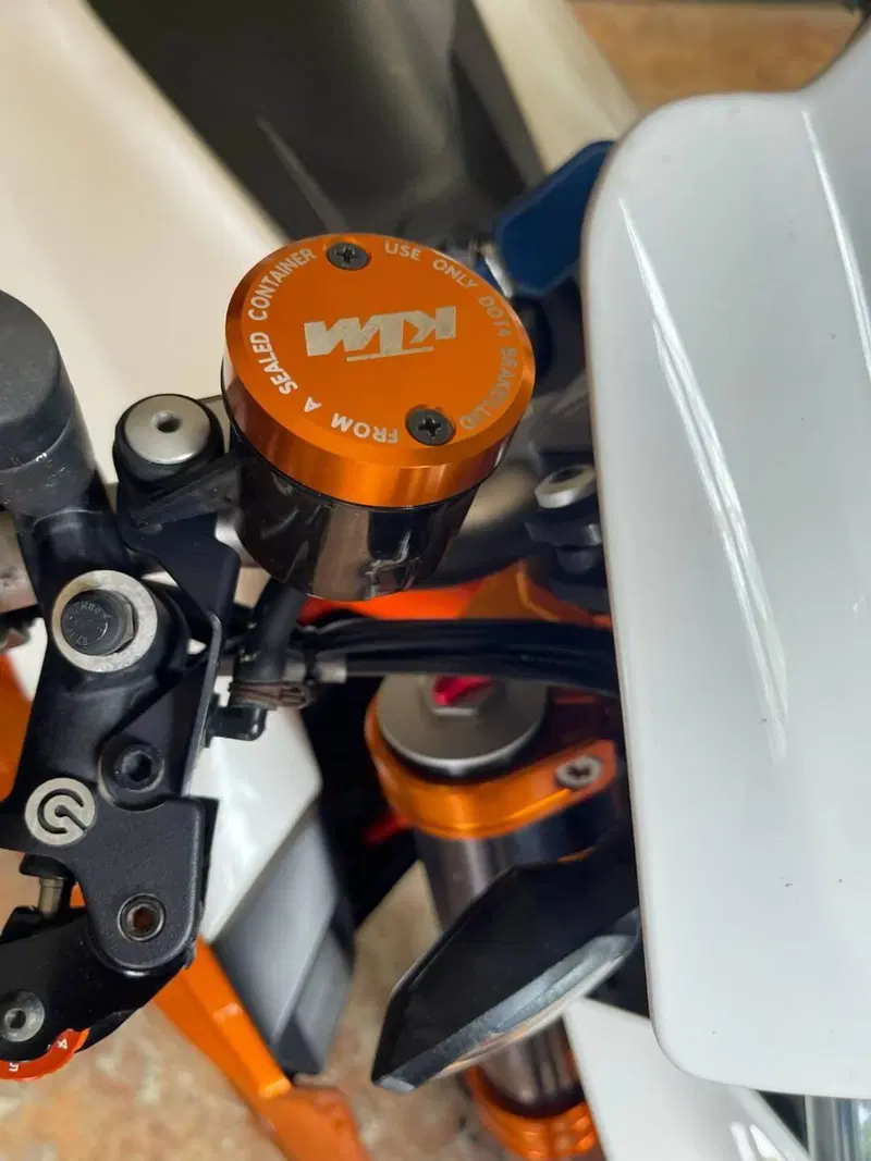 KTM 1290 Super Duke R SE ABS (2016) (16)
