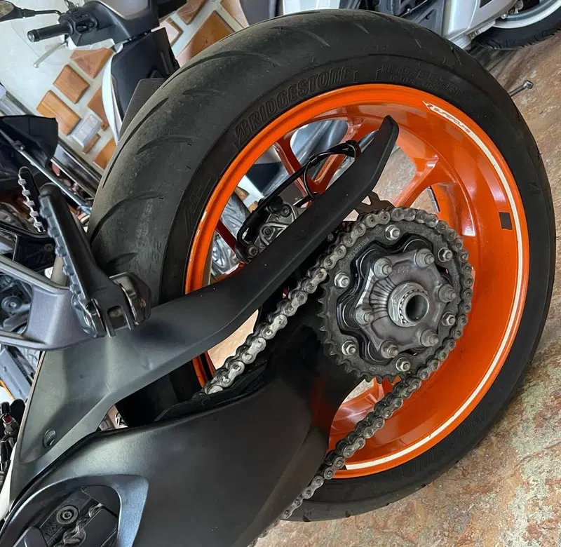 KTM 1290 Super Duke R SE ABS (2016) (17)