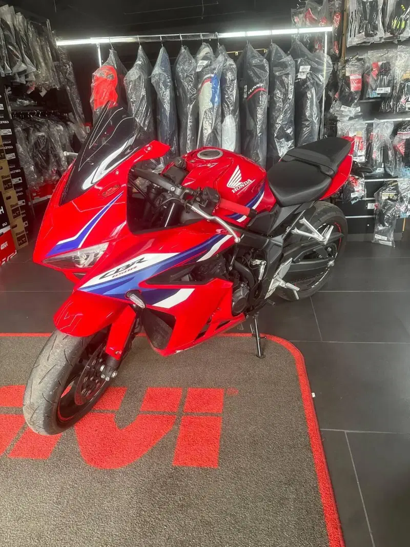 Honda CBR 650 R E-Clutch (2024 - 26)