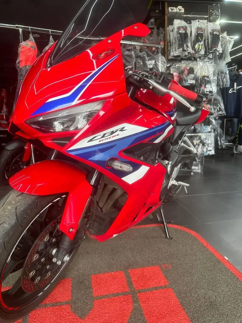 Honda CBR 650 R E-Clutch (2024 - 26) (13)