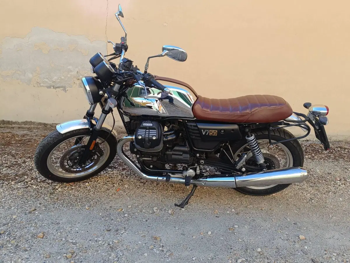 Moto Guzzi V7 III Anniversario (2017 - 18) (11)