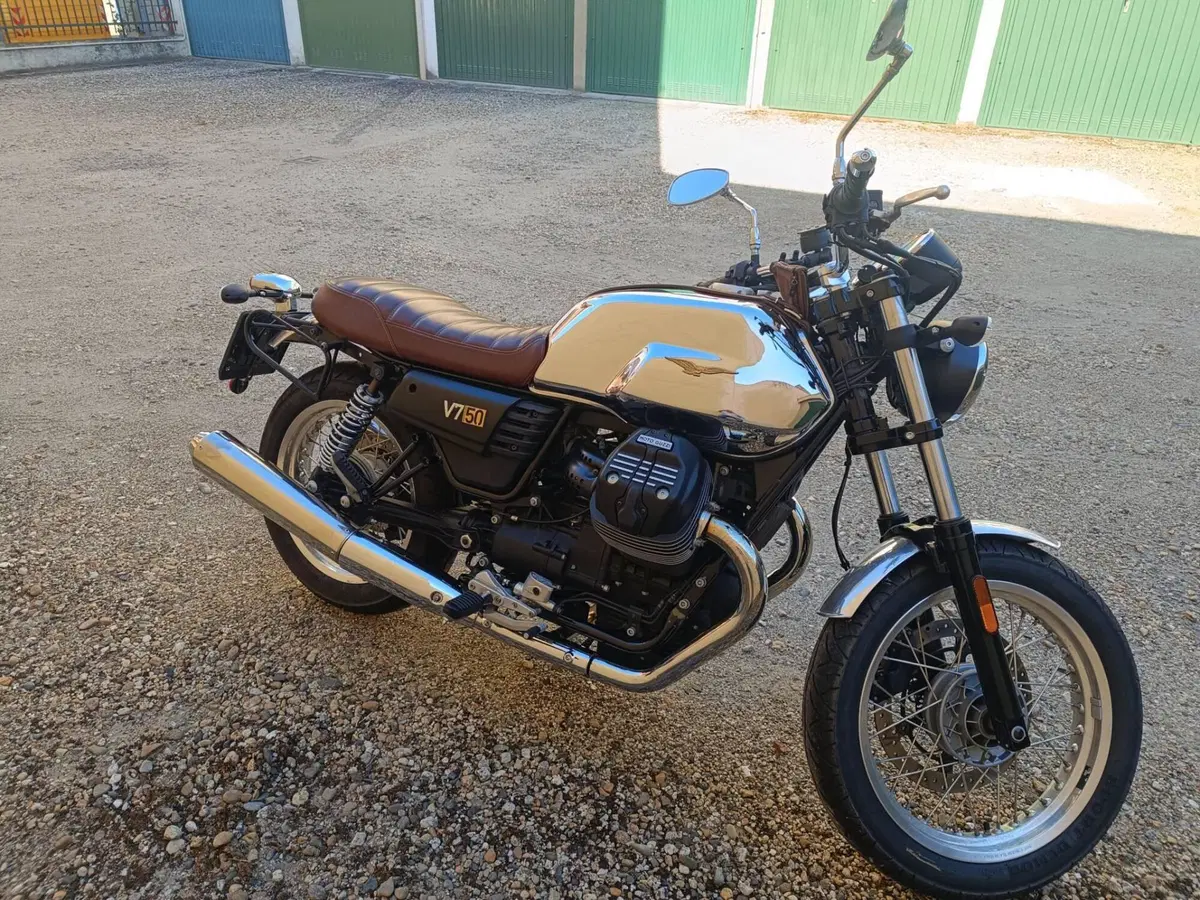 Moto Guzzi V7 III Anniversario (2017 - 18) (12)