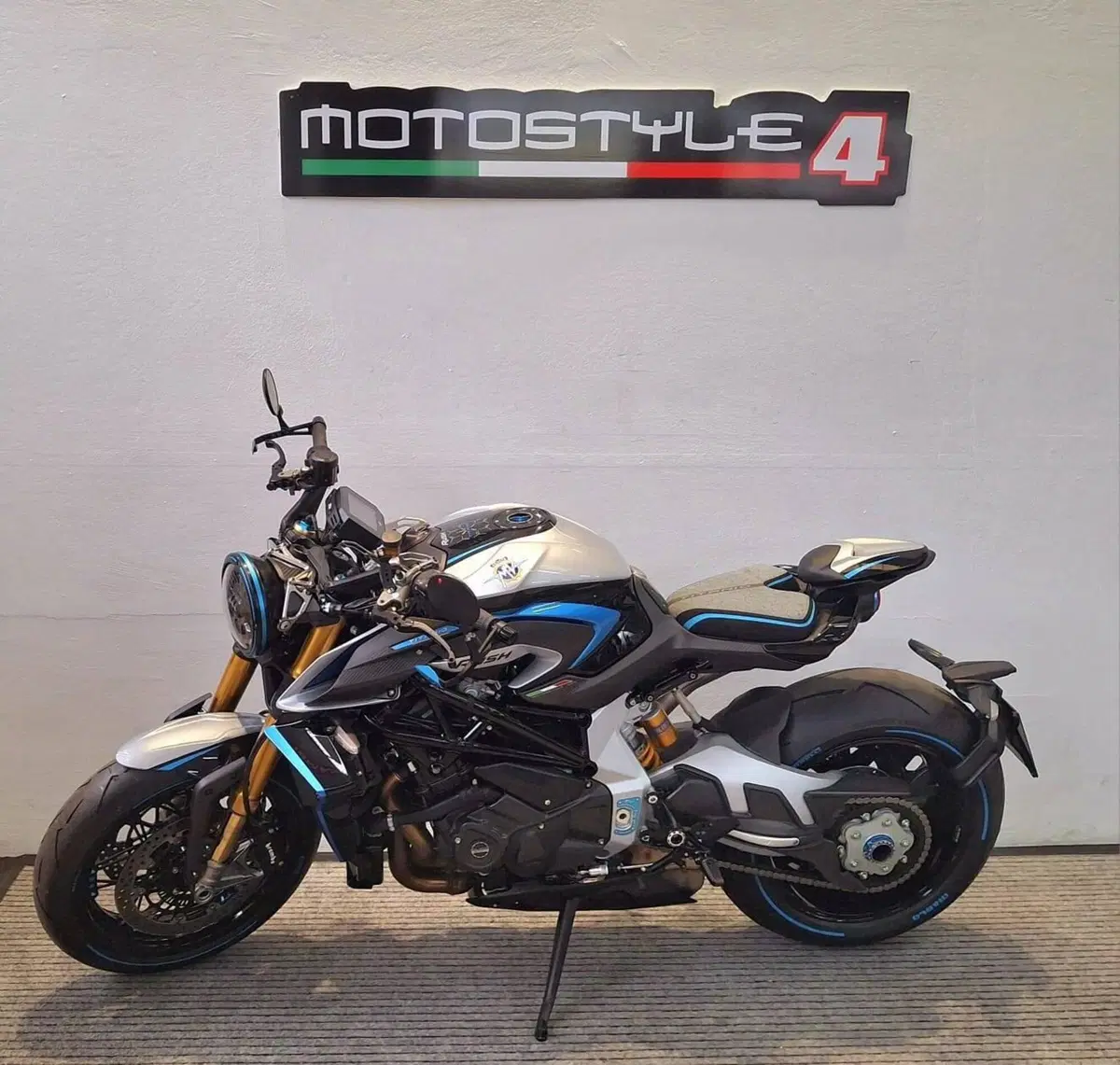 MV Agusta Rush 1000 Titanio (2026) (2)