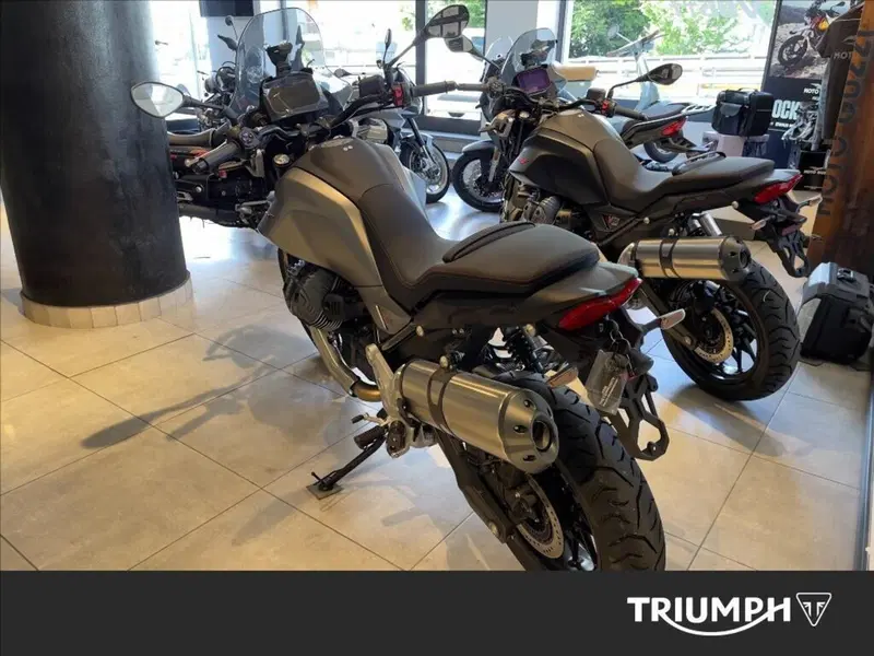 Moto Guzzi V85 Strada (2024 - 26) (4)