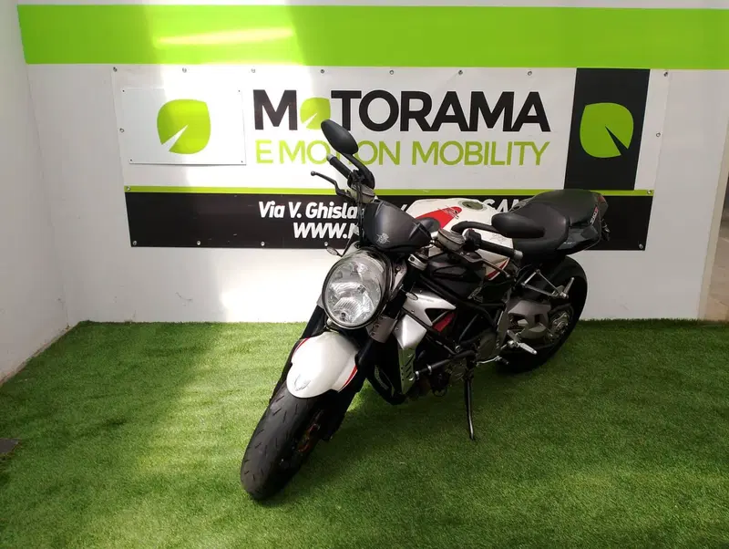 MV Agusta Brutale 910 R (2006 - 11) (2)