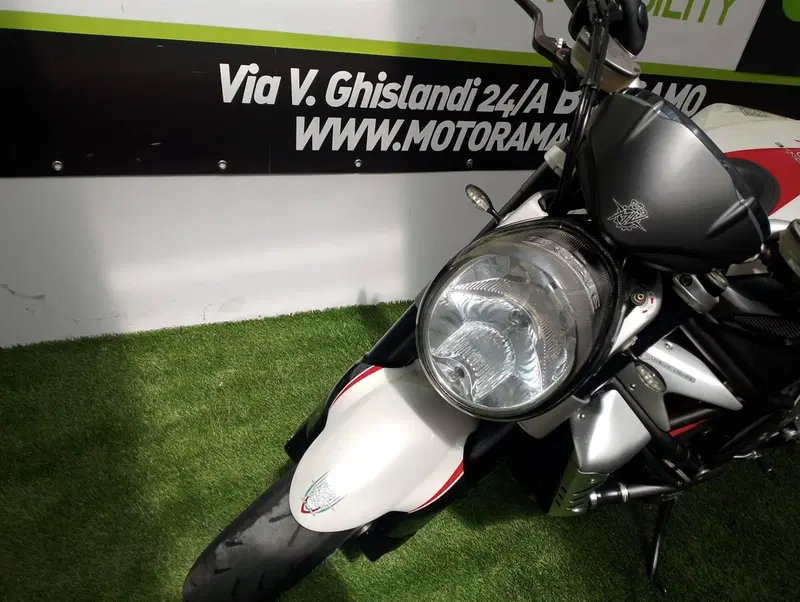 MV Agusta Brutale 910 R (2006 - 11) (9)