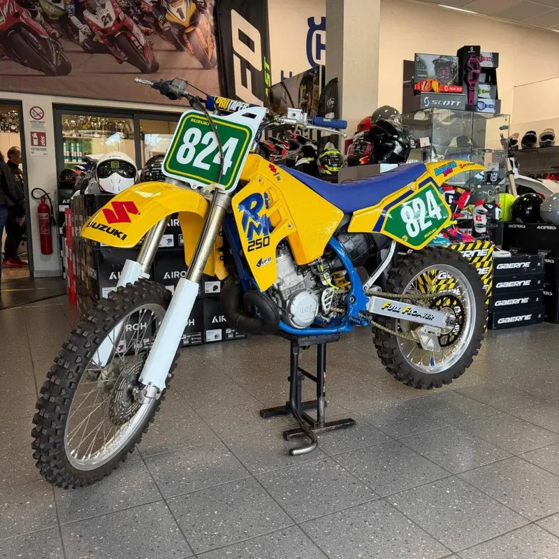 Suzuki rm (2)