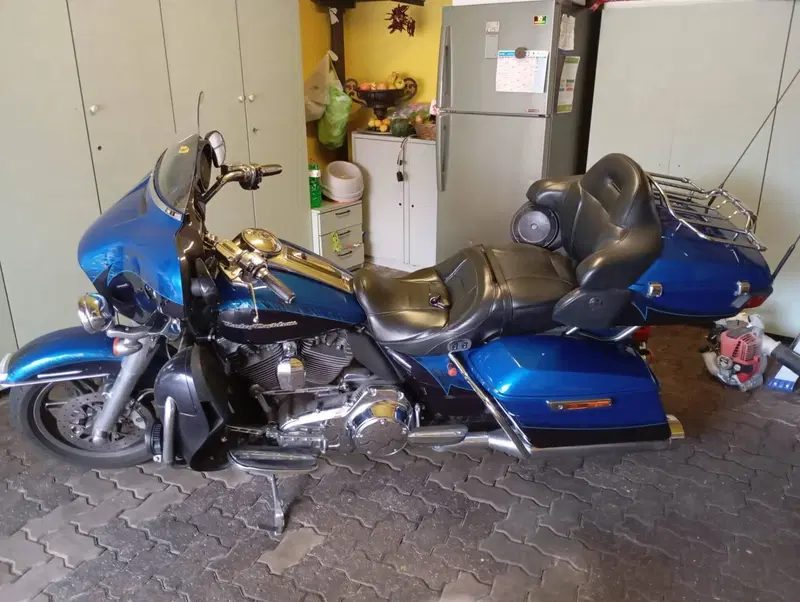 Harley-Davidson 1800 Electra Glide Ultra Classic (2012 - 13) - FLHTCUSE (5)