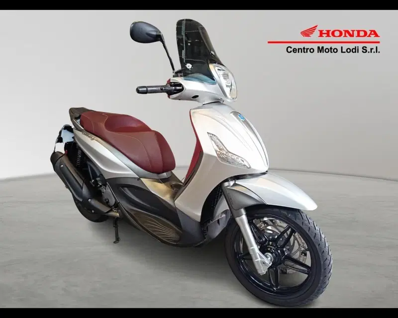 Piaggio Beverly 350 SportTouring ie ABS (2011 - 17) (2)