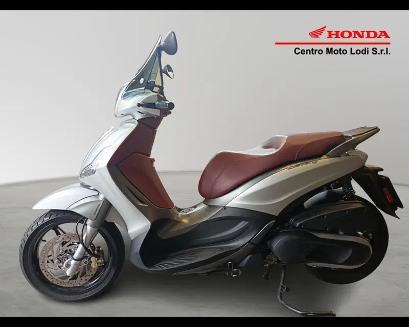 Piaggio Beverly 350 SportTouring ie ABS (2011 - 17) (3)