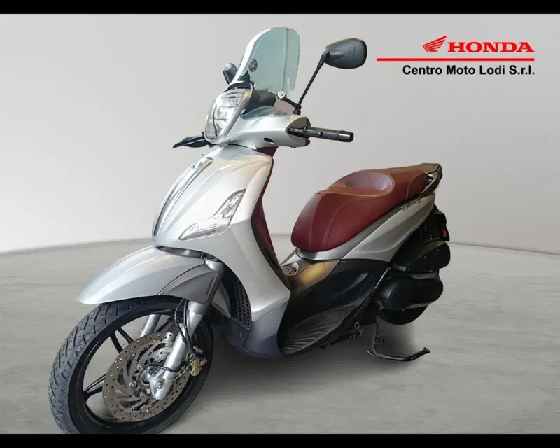 Piaggio Beverly 350 SportTouring ie ABS (2011 - 17) (4)