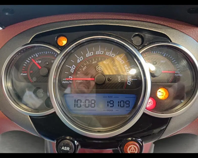 Piaggio Beverly 350 SportTouring ie ABS (2011 - 17) (5)