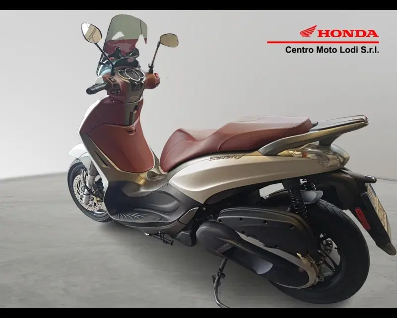 Piaggio Beverly 350 SportTouring ie ABS (2011 - 17) (6)