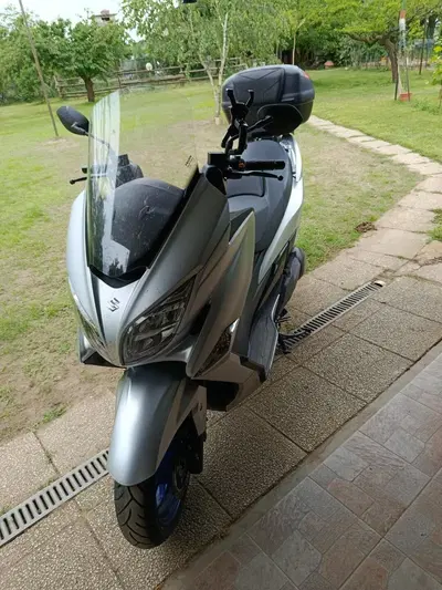 Suzuki Burgman 400 (2022 - 24) usata