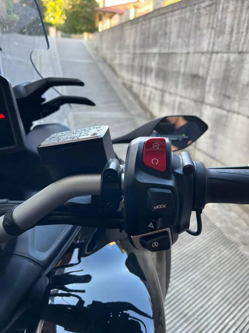 Yamaha Niken 890 GT (2023 - 26) (6)