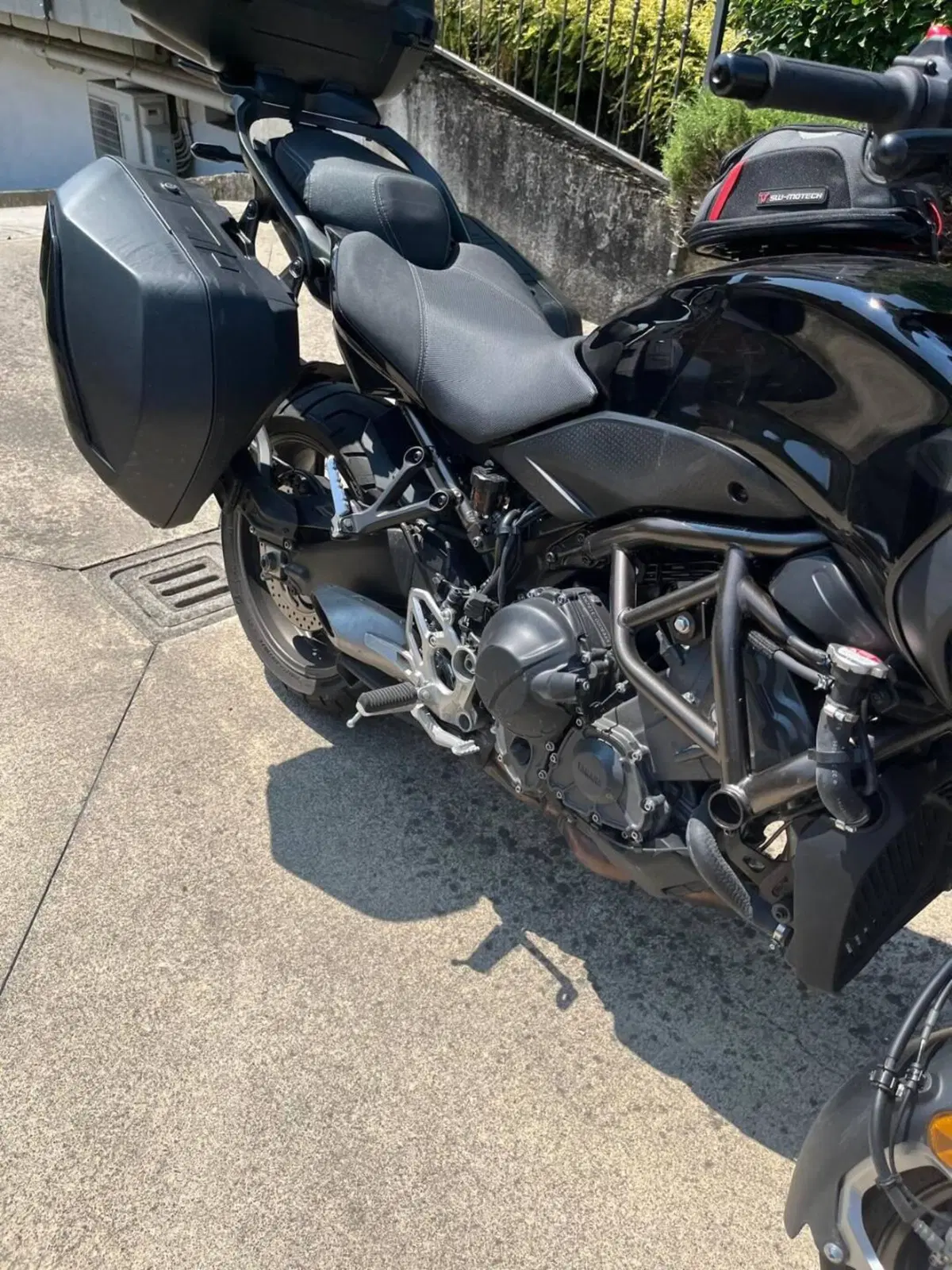 Yamaha Niken 890 GT (2023 - 26) (9)