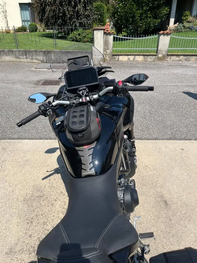 Yamaha Niken 890 GT (2023 - 26) (12)
