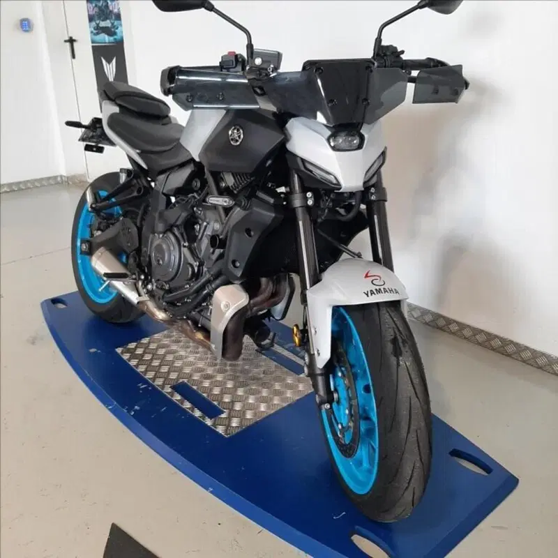 Yamaha MT-07 Y-AMT (2025 - 26) (2)