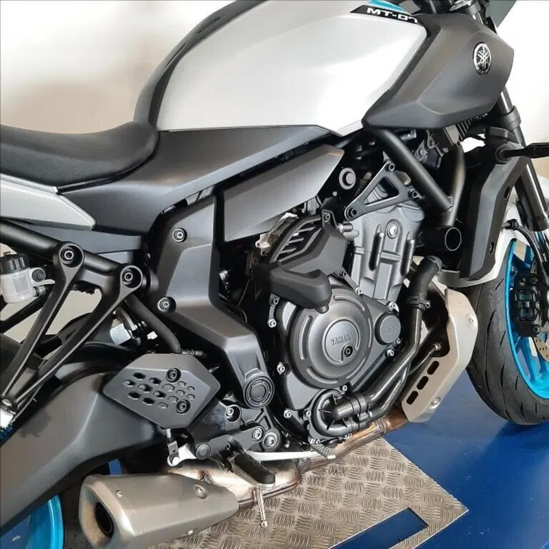 Yamaha MT-07 Y-AMT (2025 - 26) (4)