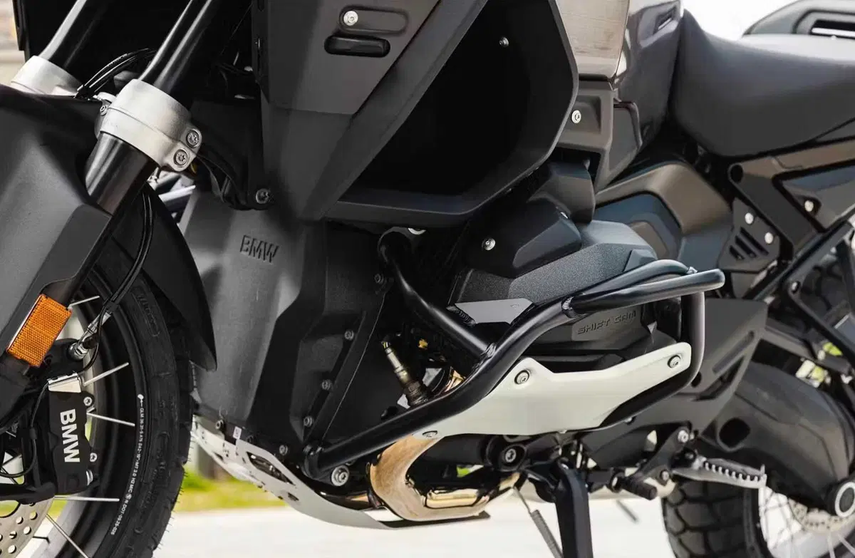 BMW R 1300 GS Adventure Dark Edition: la maxi enduro raffinata secondo BMW France (4)