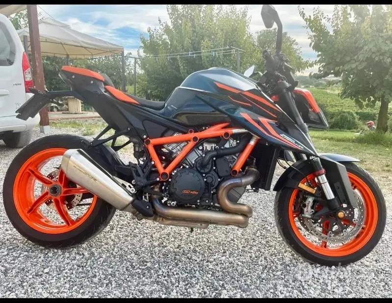 KTM 1290 Super Duke R (2022 - 23) (4)