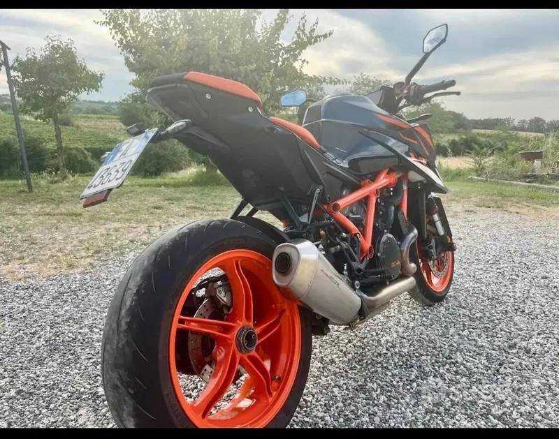 KTM 1290 Super Duke R (2022 - 23) (5)