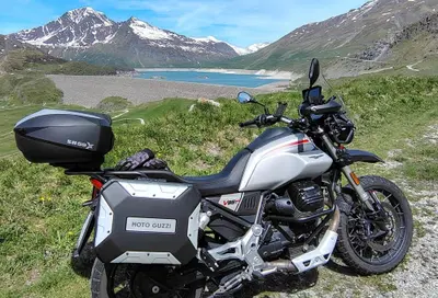 Moto Guzzi V85 TT Travel (2021 - 23) usata