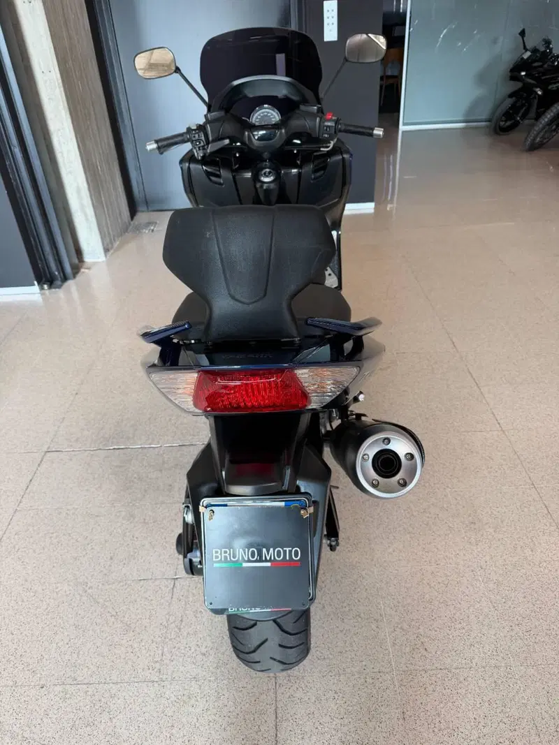 Yamaha T-Max 500 (2008 - 12) (4)