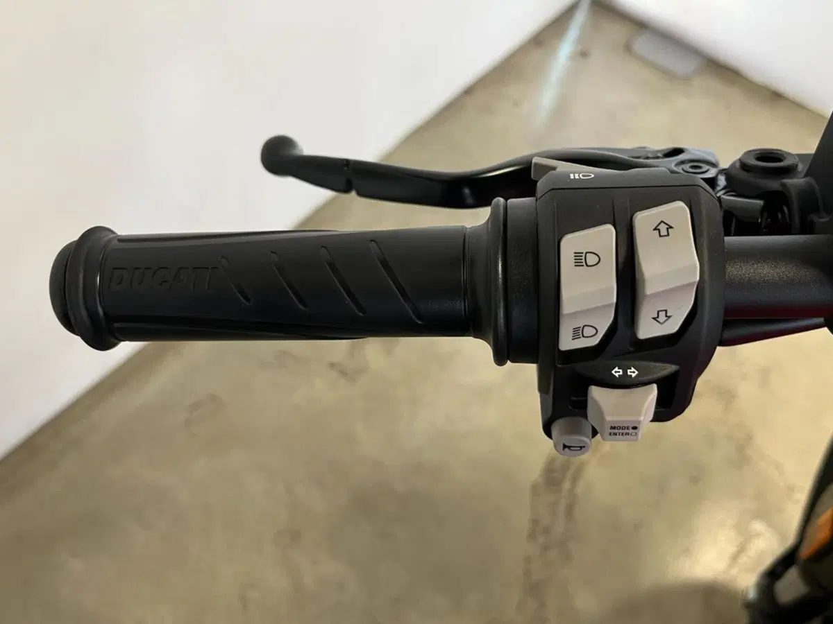 Ducati Scrambler 800 Full Throttle (2023 - 24) (13)