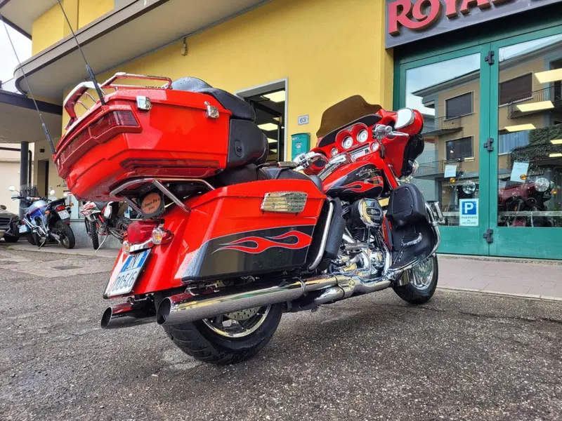Harley-Davidson 1800 Electra Glide Ultra Classic (2009 - 11) - FLHTCUSE (4)