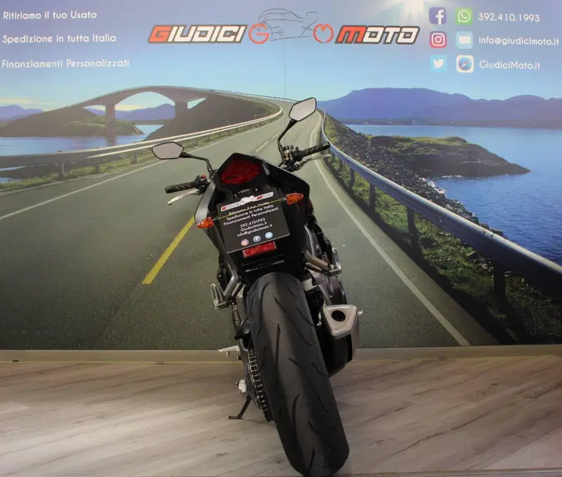 Honda CB 1000 R (2008 - 10) (4)