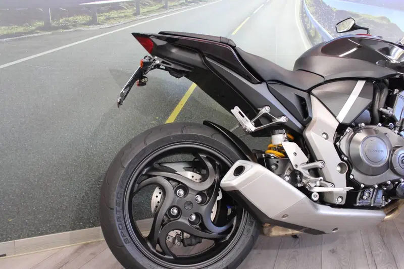 Honda CB 1000 R (2008 - 10) (15)