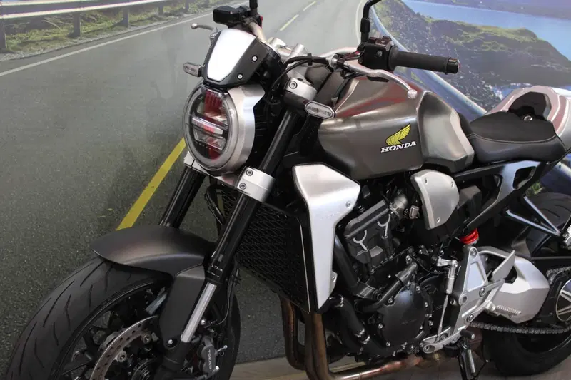 Honda CB 1000 R + Limited Edition (2019) (8)