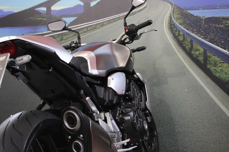 Honda CB 1000 R + Limited Edition (2019) (18)