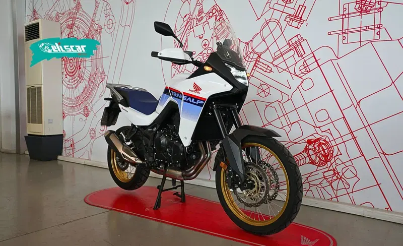 Honda Transalp XL750 (2025) (2)
