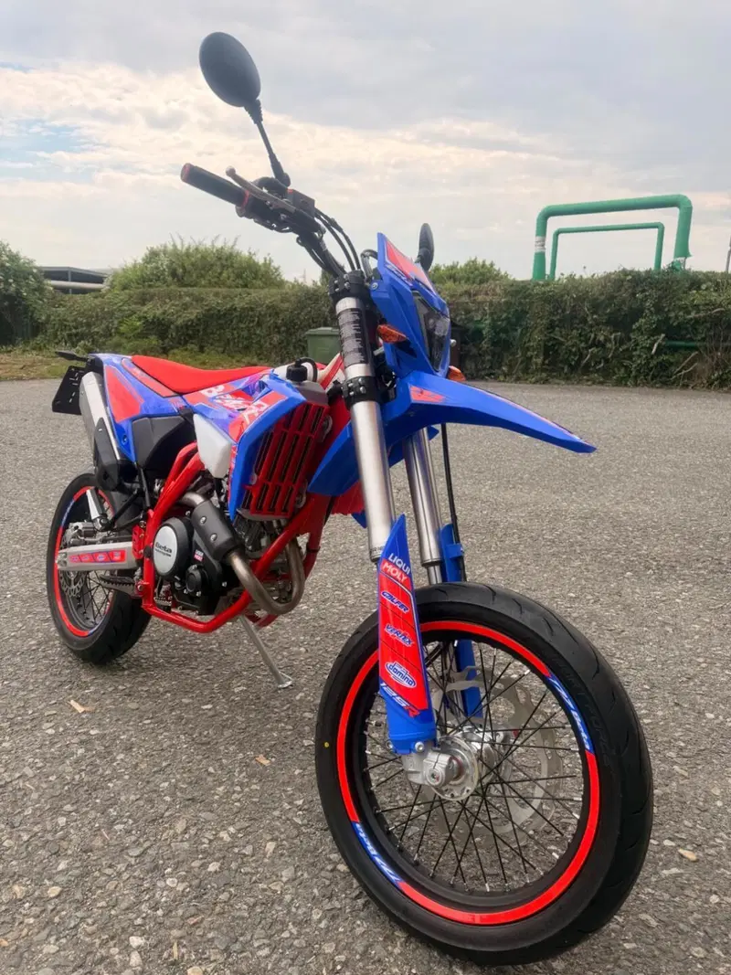 Betamotor RR 125 4T Motard R (2025 - 26) (3)
