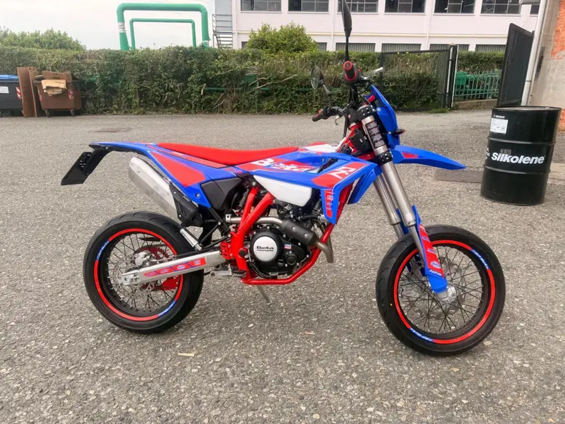 Betamotor RR 125 4T Motard R (2025 - 26) (4)