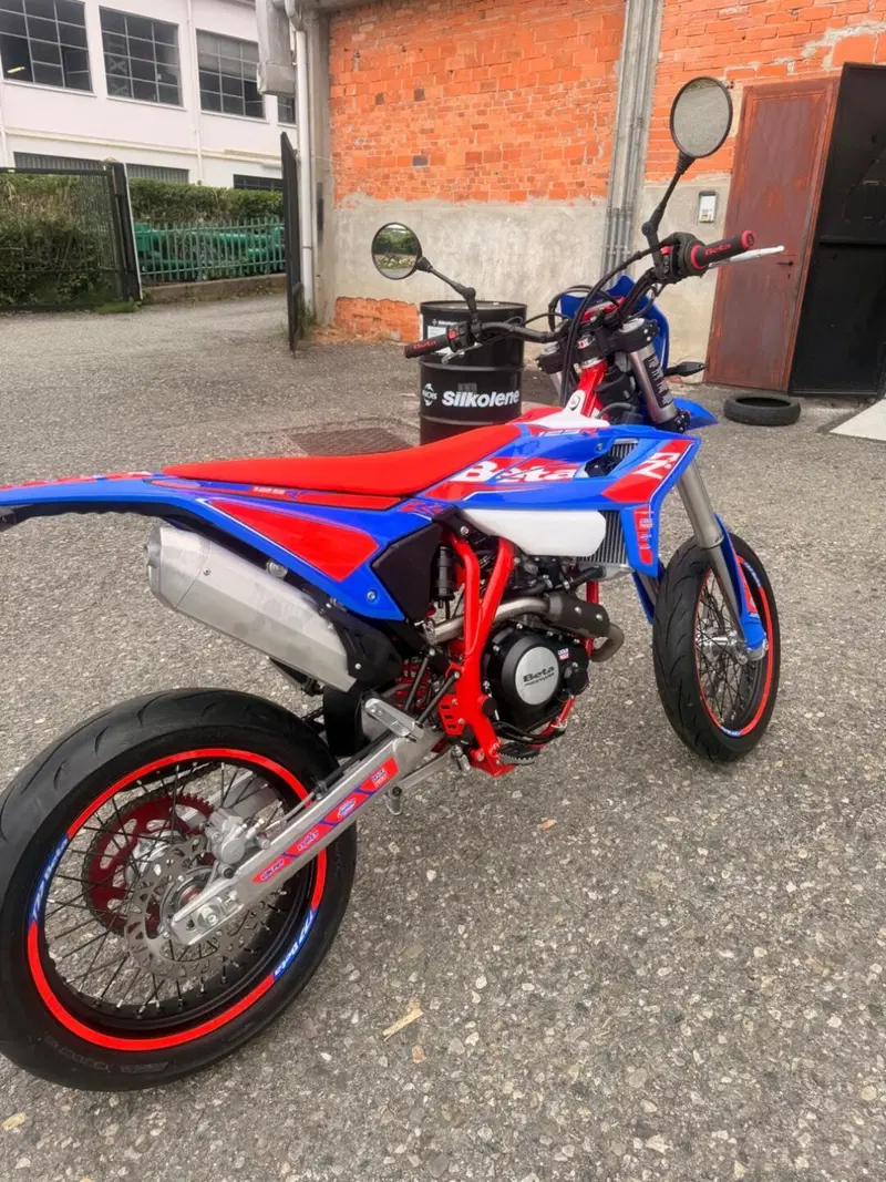 Betamotor RR 125 4T Motard R (2025 - 26) (5)