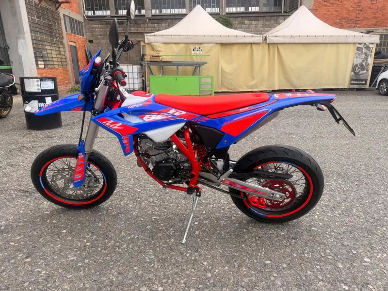 Betamotor RR 125 4T Motard R (2025 - 26) (6)
