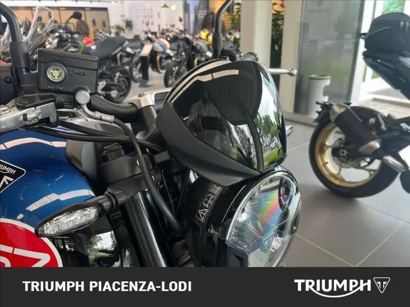 Triumph Trident 660 Triple Tribute Edition (2025 - 26) (2)