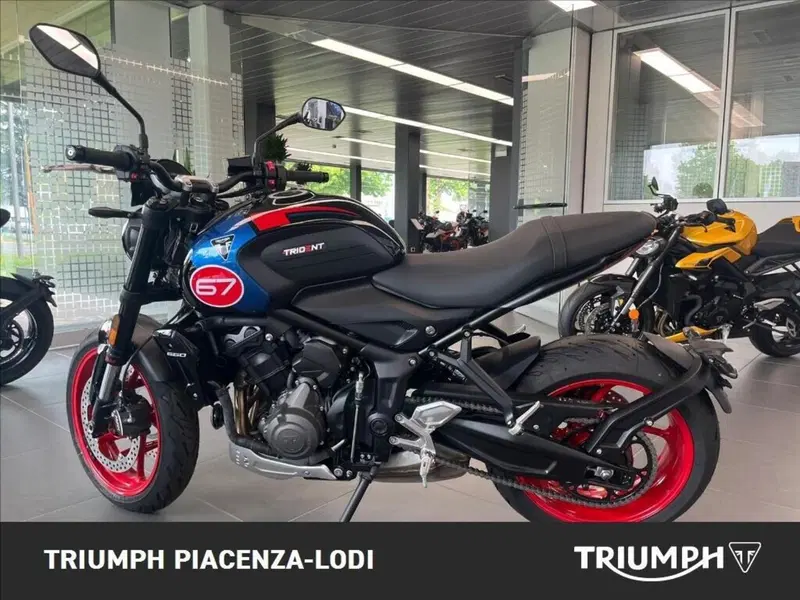Triumph Trident 660 Triple Tribute Edition (2025 - 26) (6)