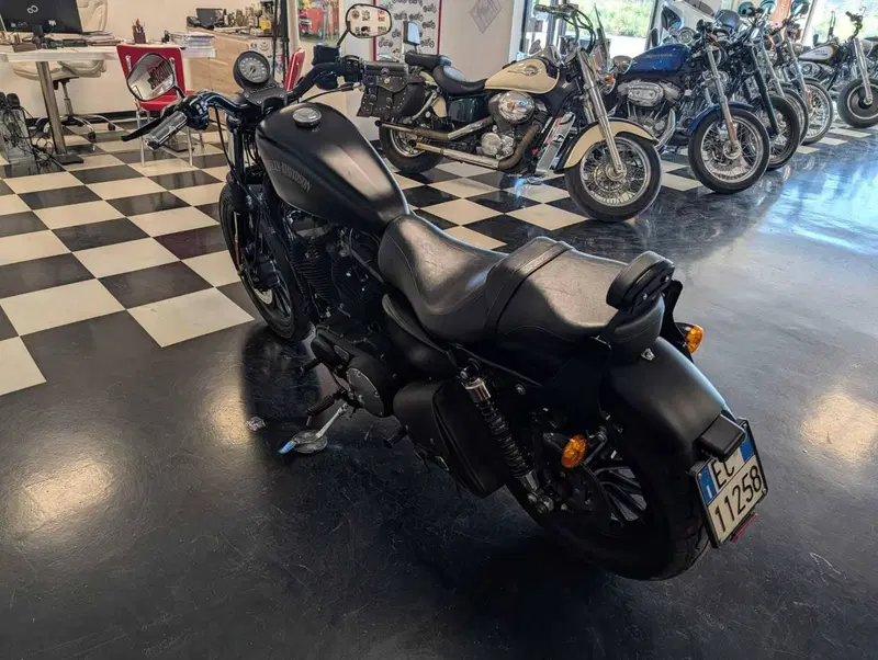 Harley-Davidson 883 Iron (2014 - 16) - XL 883N (10)
