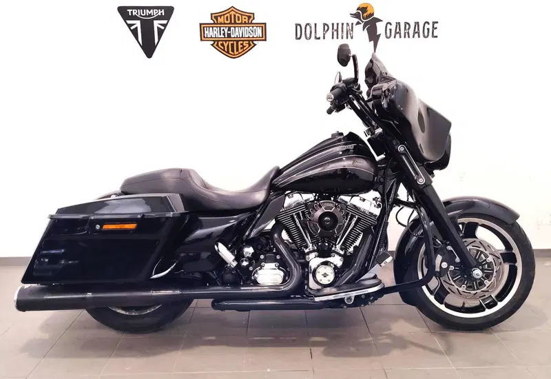 Harley-Davidson 1690 Street Glide (2011 - 13) - FLHX (2)