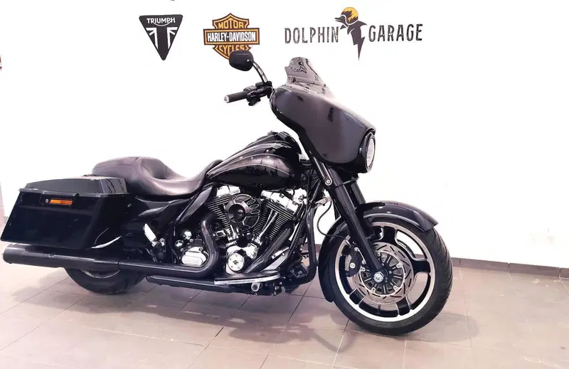 Harley-Davidson 1690 Street Glide (2011 - 13) - FLHX (4)