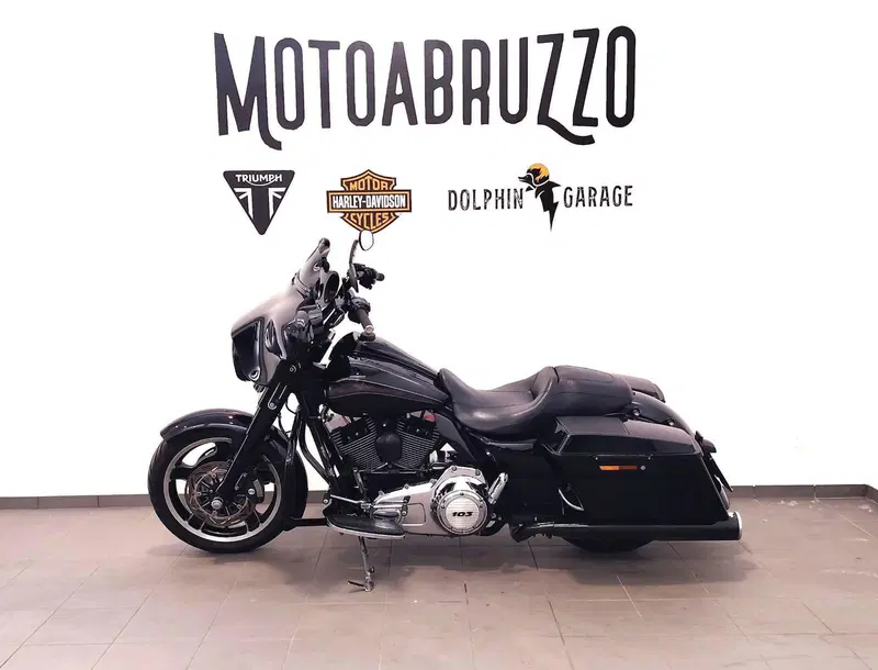Harley-Davidson 1690 Street Glide (2011 - 13) - FLHX (7)