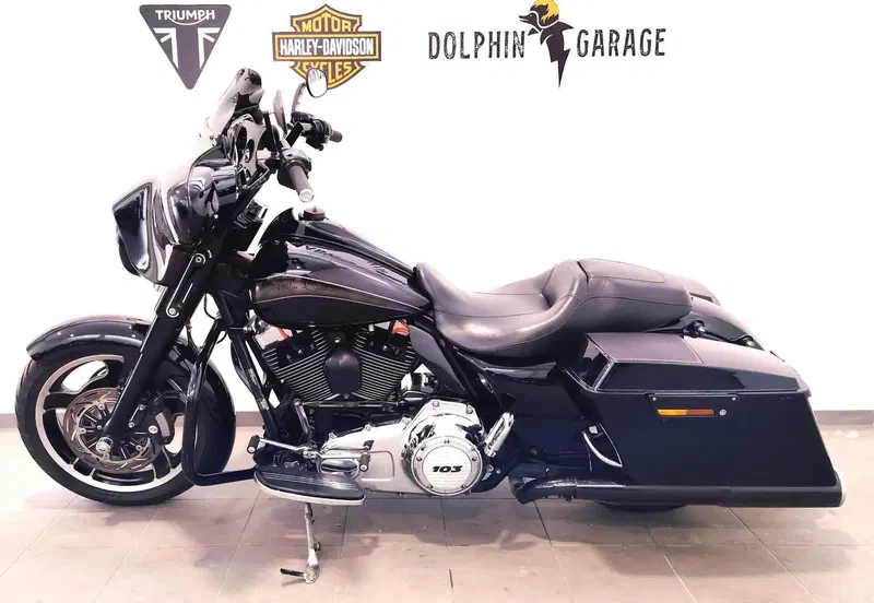 Harley-Davidson 1690 Street Glide (2011 - 13) - FLHX (8)