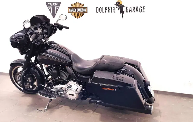 Harley-Davidson 1690 Street Glide (2011 - 13) - FLHX (10)