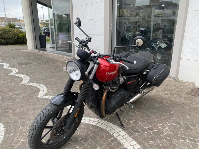 Triumph Street Twin 900 (2017 - 18) (4)