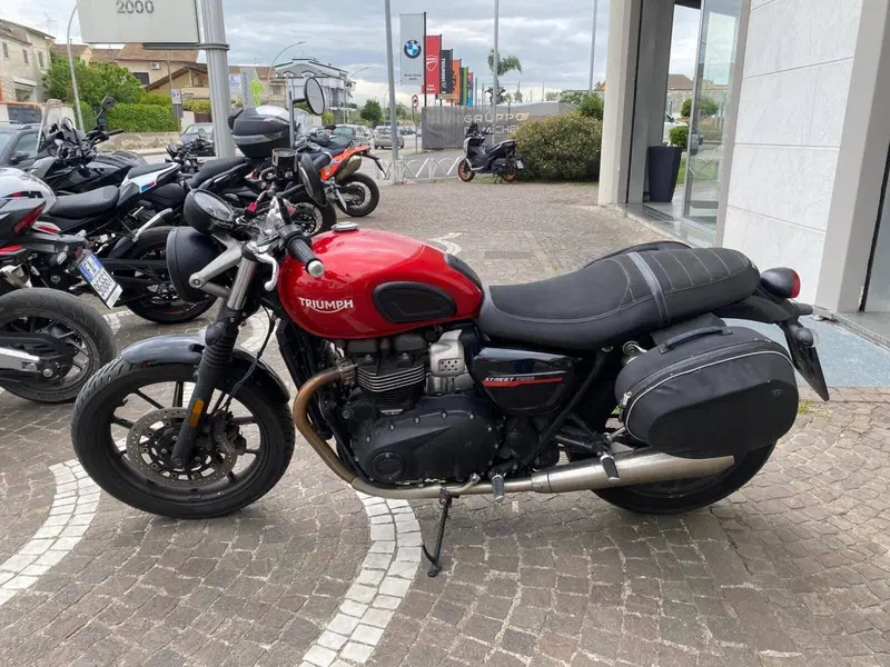 Triumph Street Twin 900 (2017 - 18) (2)