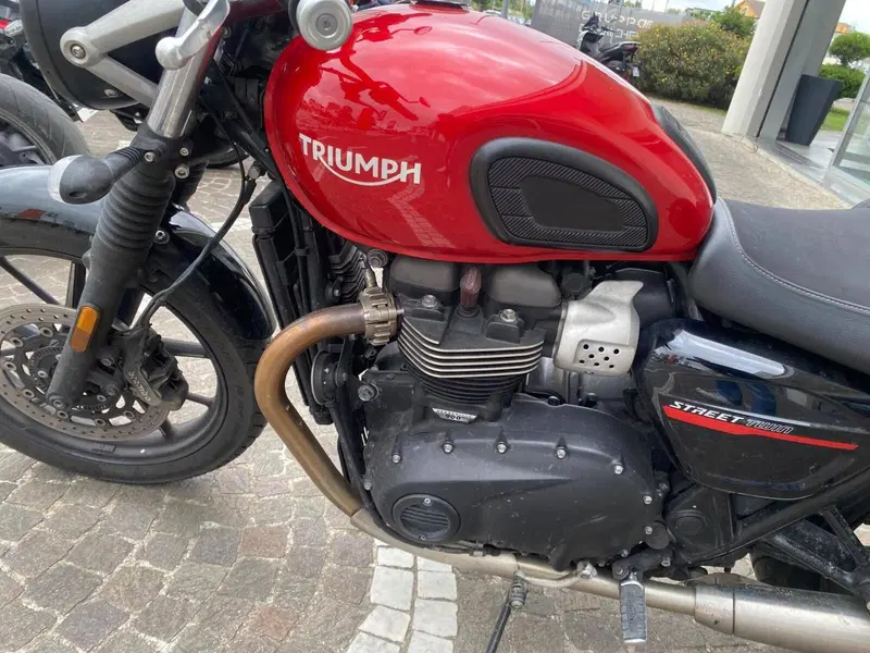Triumph Street Twin 900 (2017 - 18) (7)